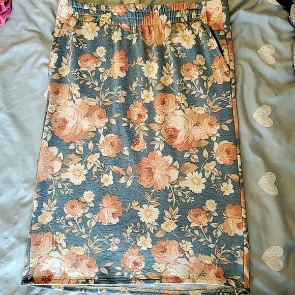 🍭3 x $25* REBEL SUGAR Floral Skirt Sz Lrg - Picture 1 of 7